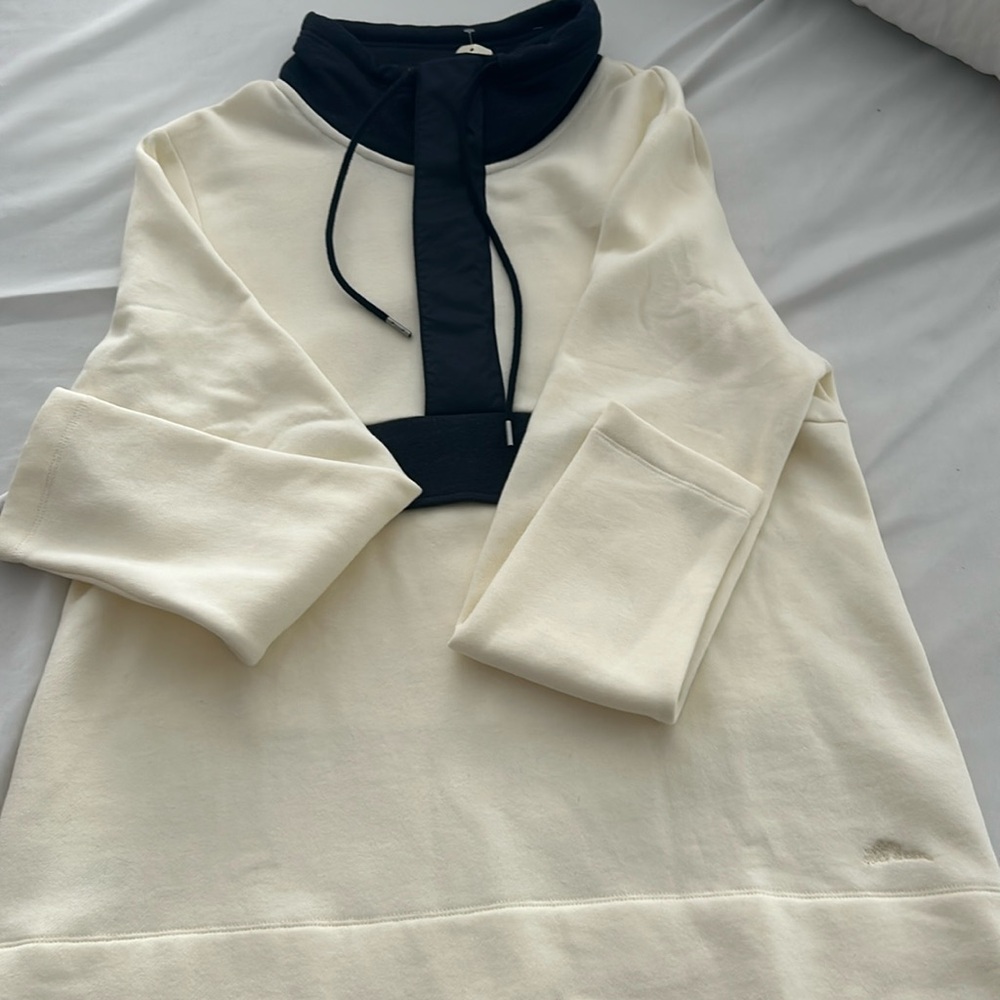 LL Bean Women’s Pullover with Pocket and Quarter Zip